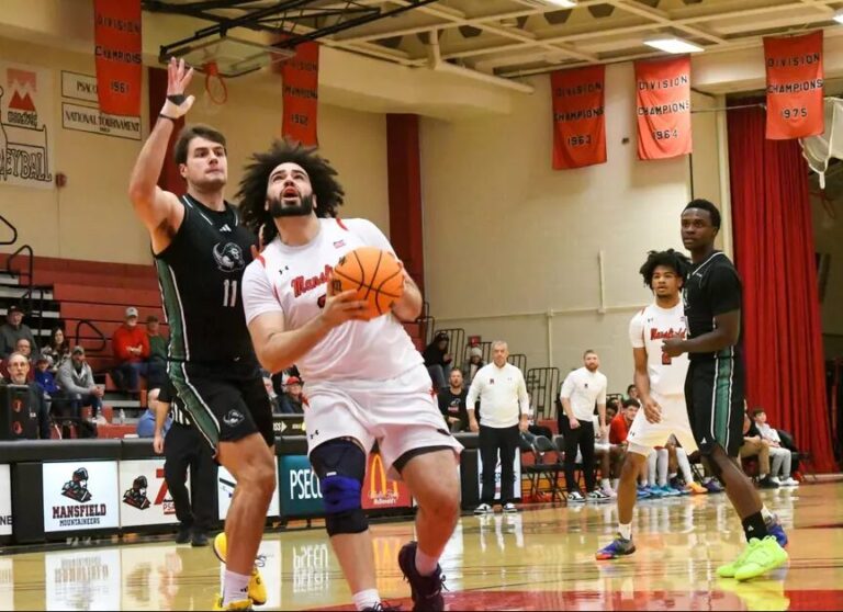 Berrios Rivera Nets 21; Mounties Beaten in Road Game