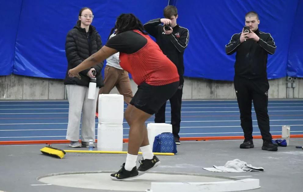 Easterling Secures School Record, Mansfield Leads at Utica