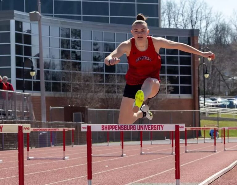 Parks Breaks Mansfield 400-meter Hurdle Record